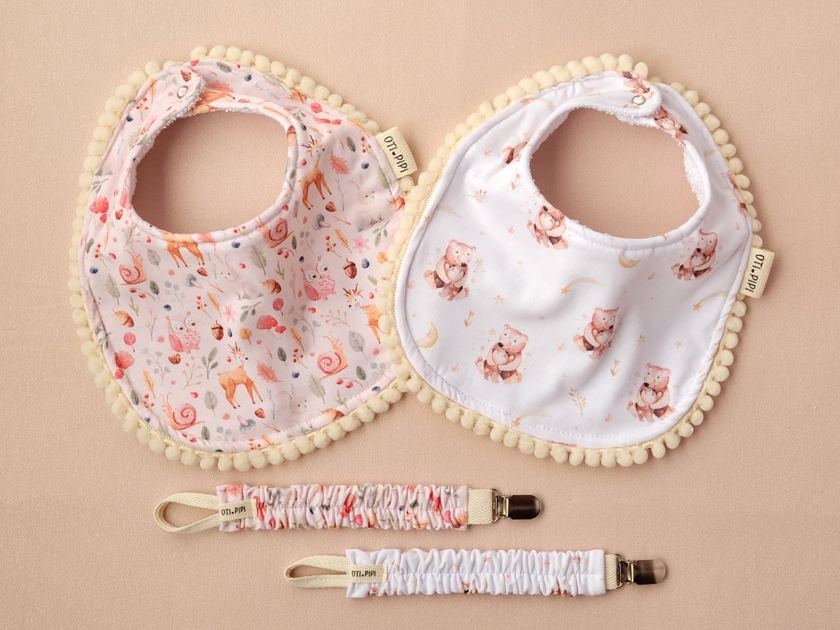 Baberos estampados + Portachupetes